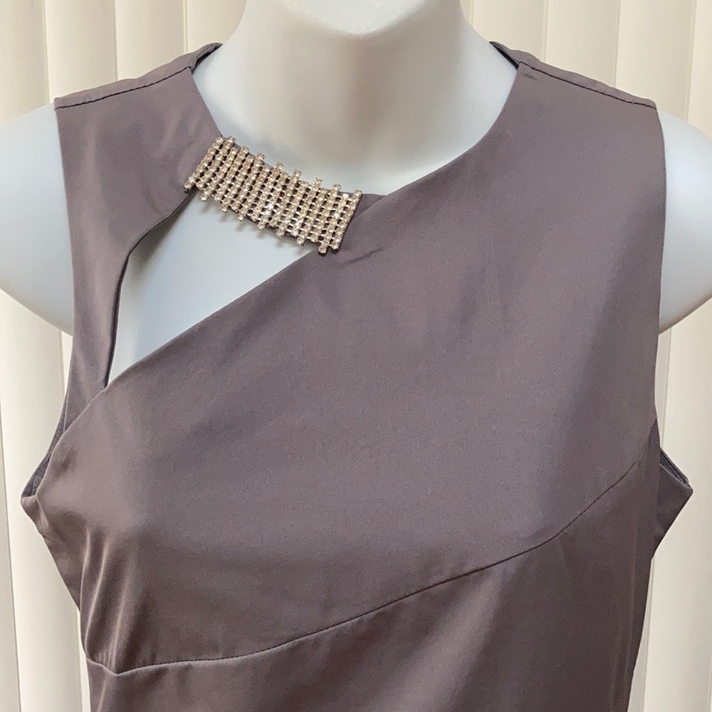 Dress - Picture 2 of 4